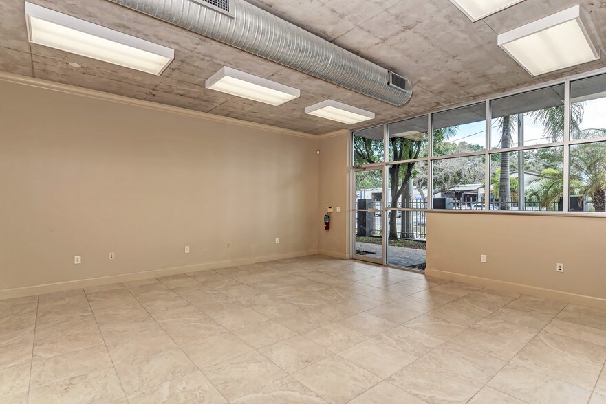 More Photos Of 1926 18th St, Sarasota Warehouse For Sale