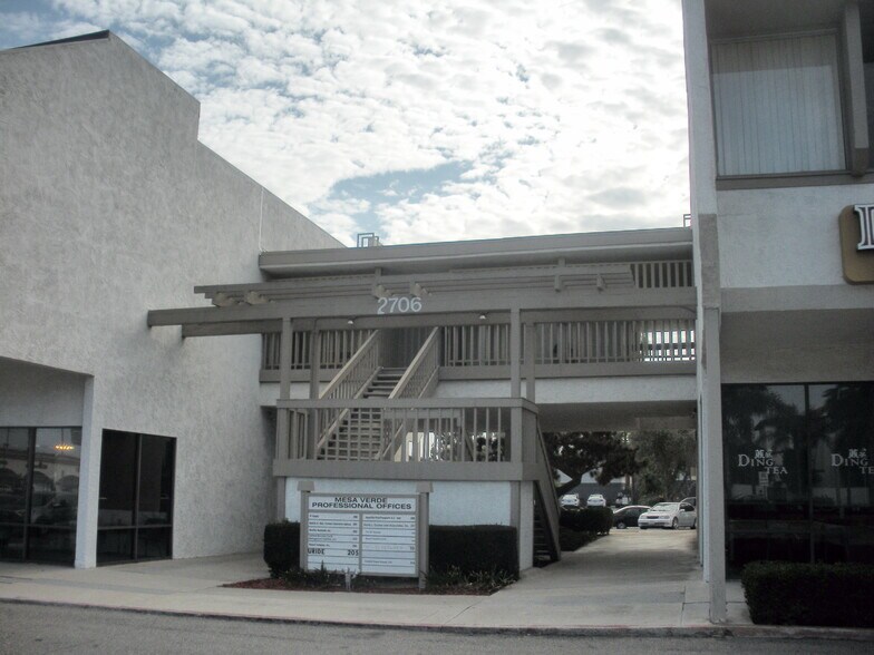 More Photos Of 2706 Harbor Blvd, Costa Mesa Storefront Retail Office For Lease