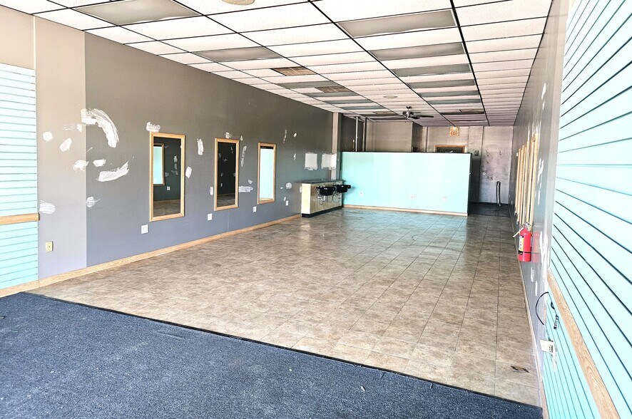 More Photos Of 1344-1358 E Bristol Rd, Burton Freestanding For Lease