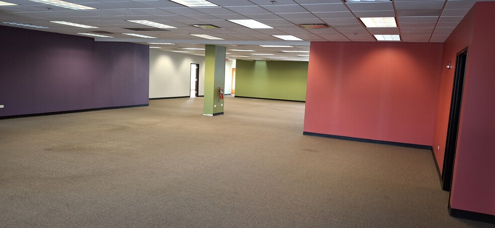 More Photos Of 18401 Maple Creek Dr, Tinley Park Medical For Lease