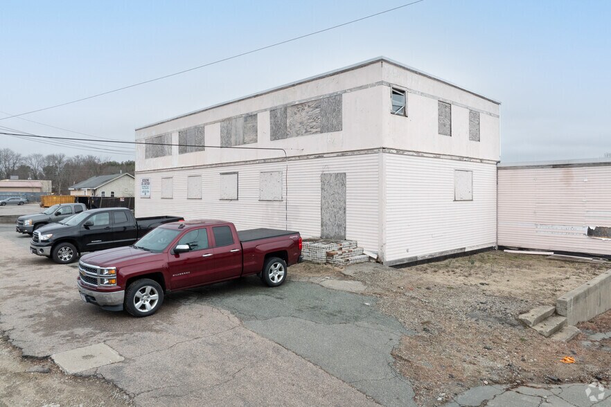 More Photos Of 1093 N Montello St, Brockton Service For Lease