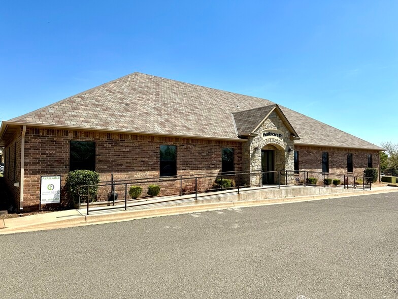 700 N Santa Fe Ave  