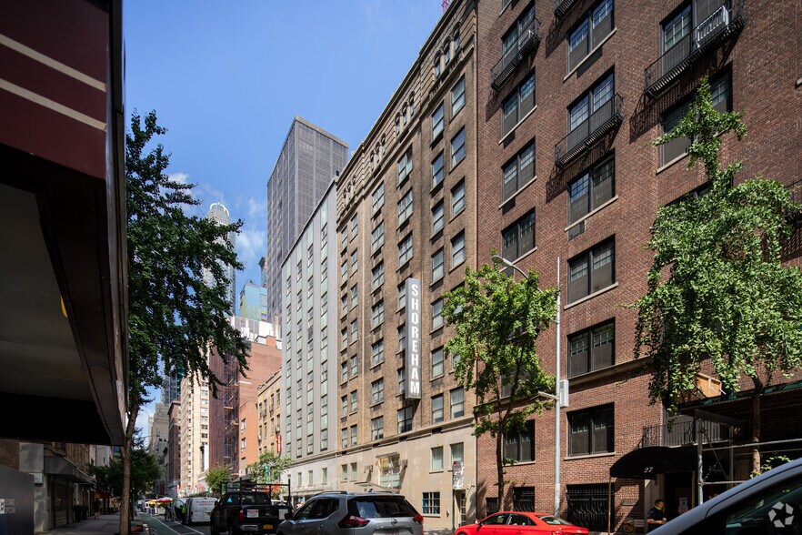 More Photos Of 33 W 55th St, New York Hotel For Lease