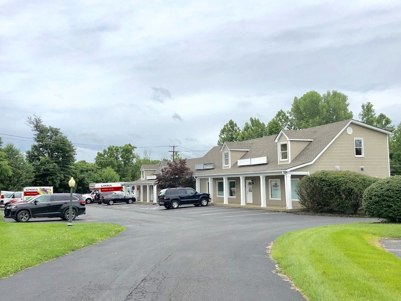 More Photos Of 606 Crystal Pl, La Grange Freestanding For Lease