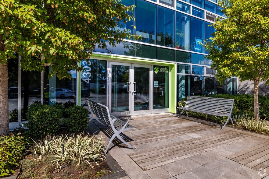 More Photos Of 4303-4311 Rue Hogan, Montréal Warehouse For Sale