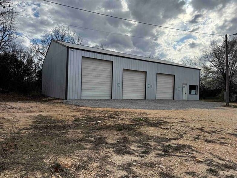 Primary Photo Of 6906 62/412 Highway, Viola Auto Repair For Sale
