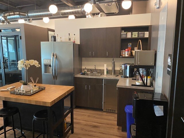 More Photos Of 151 NW 9th Ave, Portland Apartments For Lease