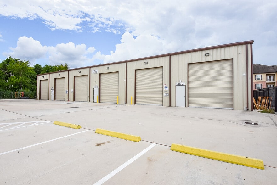 More Photos Of 1631 Highway 6 S, Houston Warehouse For Sale