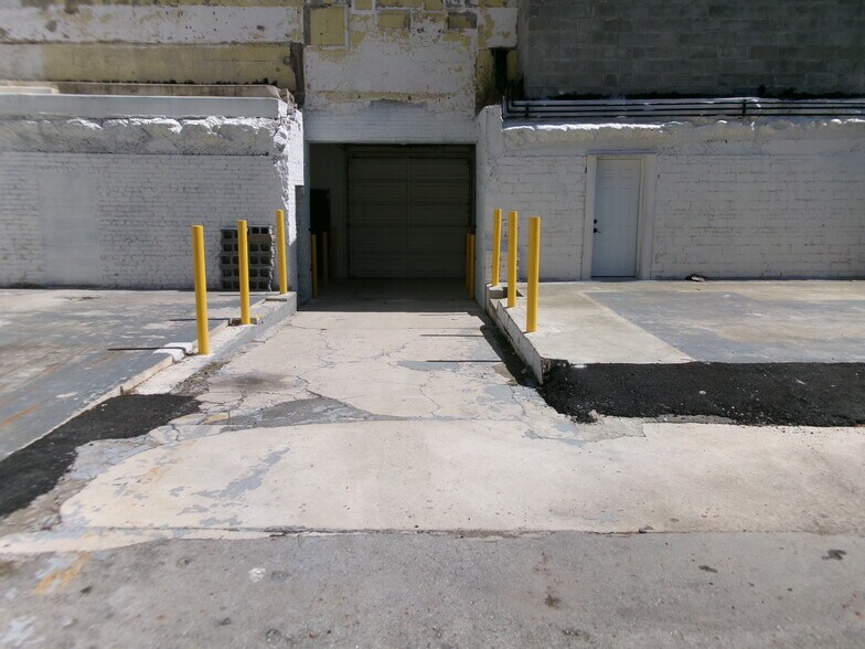 More Photos Of 103 Arch St, Butler General Retail For Sale