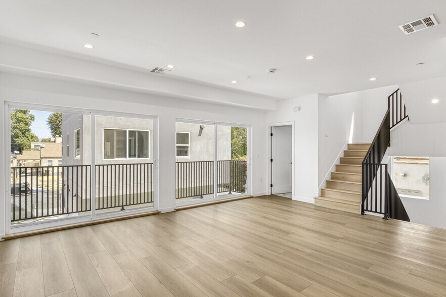 More Photos Of 10826 Hesby St, North Hollywood Apartments For Sale