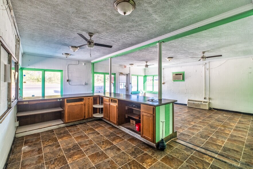 More Photos Of 561-563 McLean Ave, Hopkinsville Freestanding For Sale