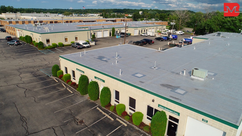 More Photos Of 14-38 East Mall, Plainview Warehouse For Lease