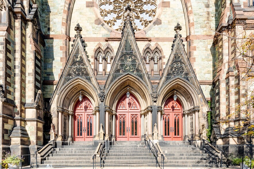 2 E Mount Vernon Pl, Baltimore, MD 21202 Religious Facility For Sale