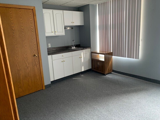 More Photos Of 505-511 5th St, Sioux City Office For Sale