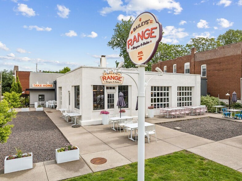 More Photos Of 4175 Shaw Blvd, Saint Louis Restaurant For Sale