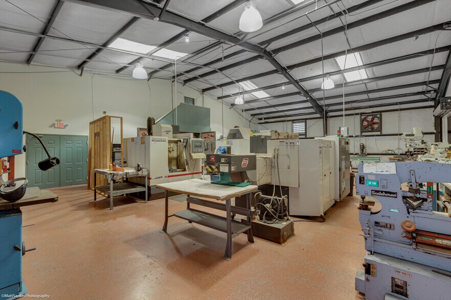 More Photos Of 328 Tiller Dr, Pawleys Island Warehouse For Lease