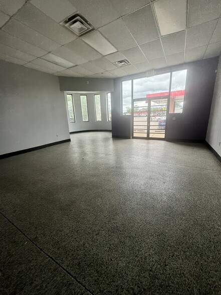 More Photos Of 803 S Byrne Rd, Toledo Service Station For Lease