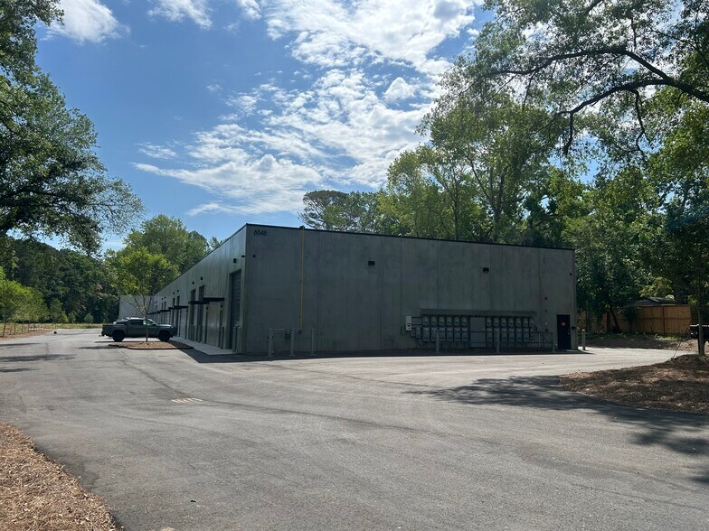 More Photos Of 6548 Ward Ave, Charleston Light Distribution For Lease