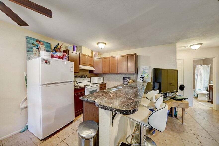 More Photos Of 3017 49th St S, Gulfport Apartments For Sale