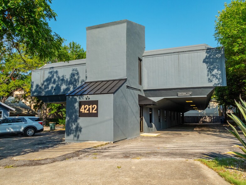 More Photos Of 4212 Medical Pky, Austin Medical For Sale