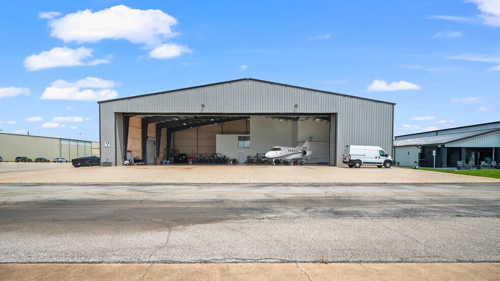 More Photos Of 7622 Eagle Ln, Spring Airplane Hangar For Sale