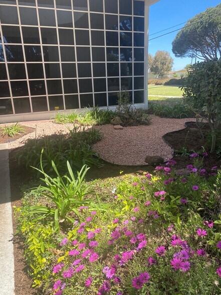 More Photos Of 1741 Fiske Pl, Oxnard Warehouse For Sale