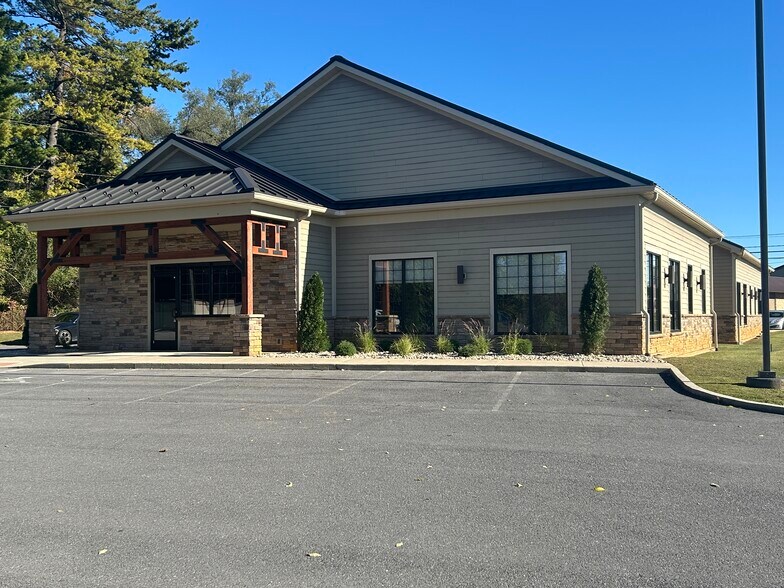 More Photos Of 127 Crimson Cir, Martinsburg Medical For Lease