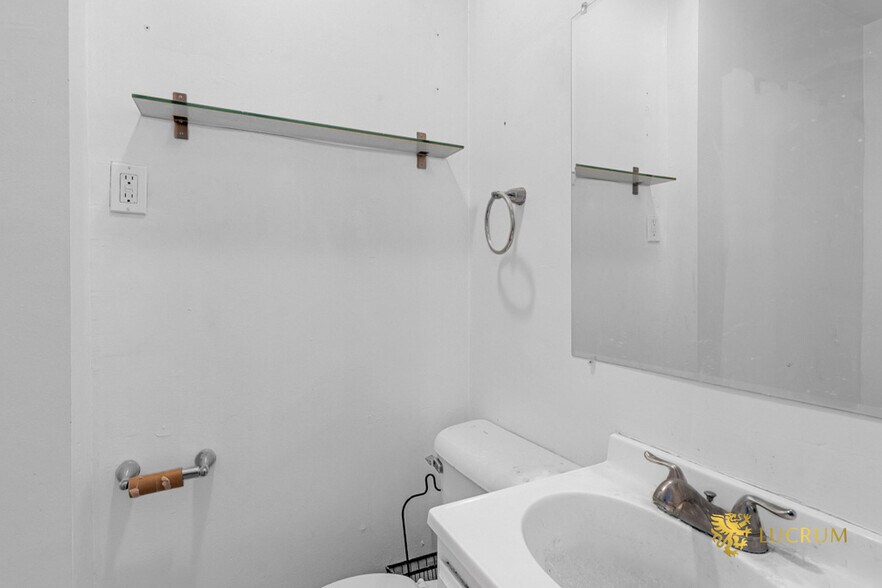 More Photos Of 11311 Burbank Blvd, North Hollywood Apartments For Sale