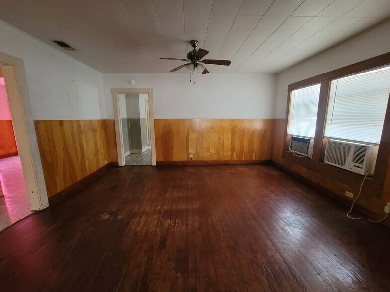 More Photos Of 207 W Viggie St, Hebbronville Religious Facility For Sale