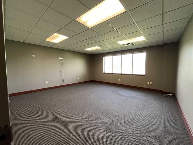 More Photos Of 7340 W 21st St N, Wichita Office For Lease