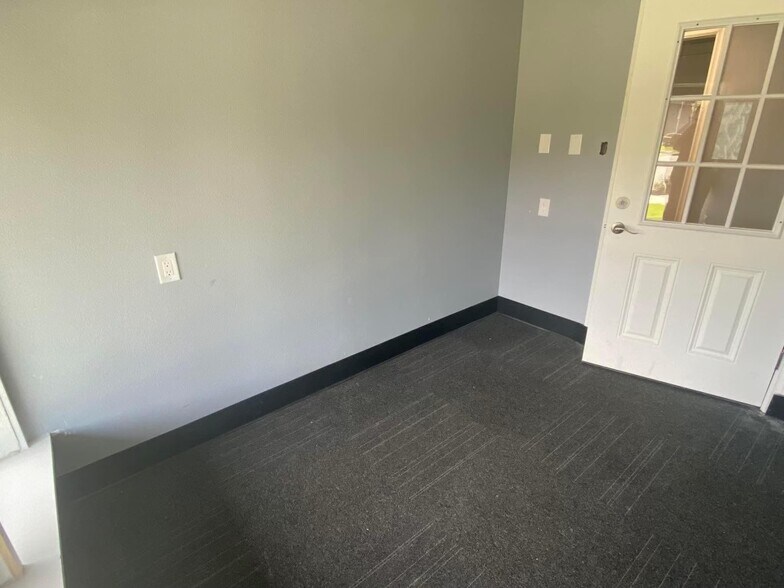 More Photos Of 1316 NE 99th St, Vancouver Medical For Lease