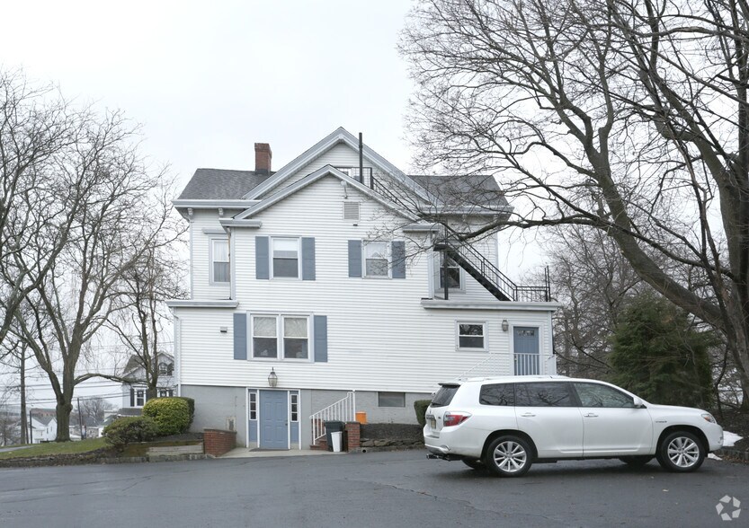 More Photos Of 11 E Cliff St, Somerville Office Residential For Lease