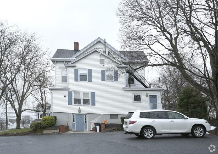 More Photos Of 11 E Cliff St, Somerville Office Residential For Lease
