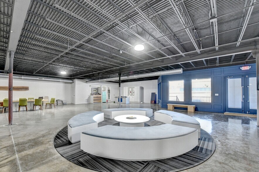 More Photos Of 4784 Cantrell Rd, Flowery Branch Warehouse For Sale