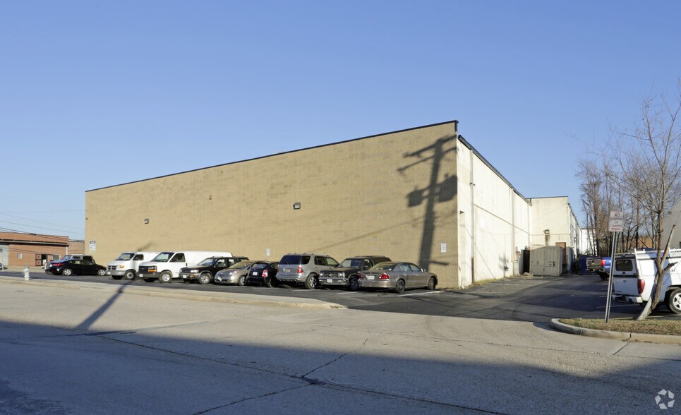 More Photos Of 10758-10768 Tucker St, Beltsville Warehouse For Lease