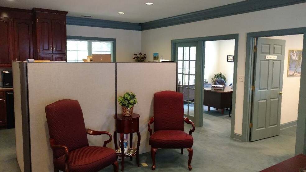 More Photos Of 291 McLaws Cir, Williamsburg Office For Sale