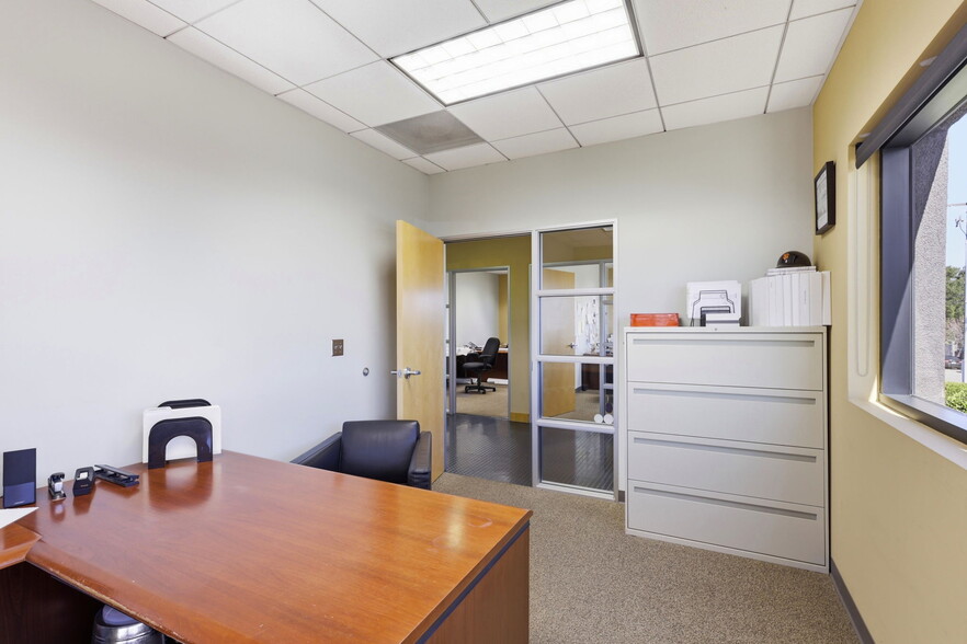 More Photos Of 225 Demeter St, Palo Alto Office Residential For Lease