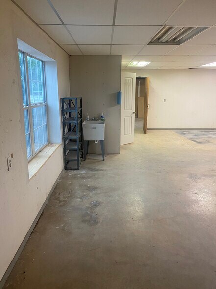 More Photos Of 6701 NW 178th St, Edmond Flex For Sale