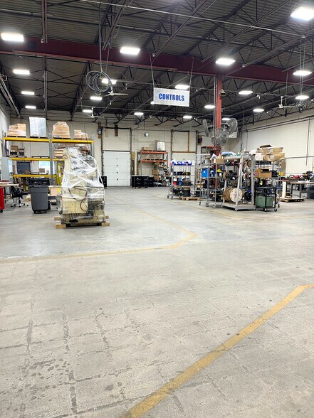More Photos Of 1 Kenwood Cir, Franklin Warehouse For Lease