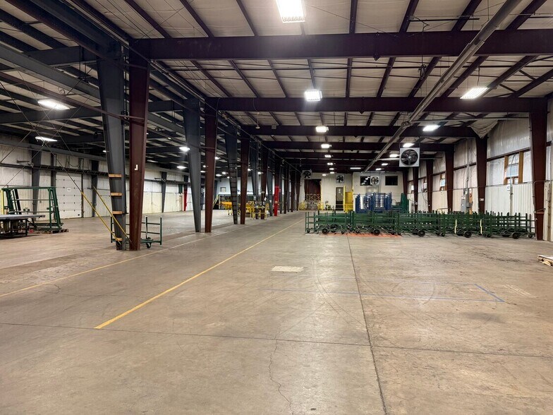 More Photos Of 930 Single Ave, Wausau Manufacturing For Lease
