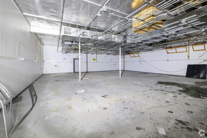 More Photos Of 1001 W Center Ave, Denver Warehouse For Lease