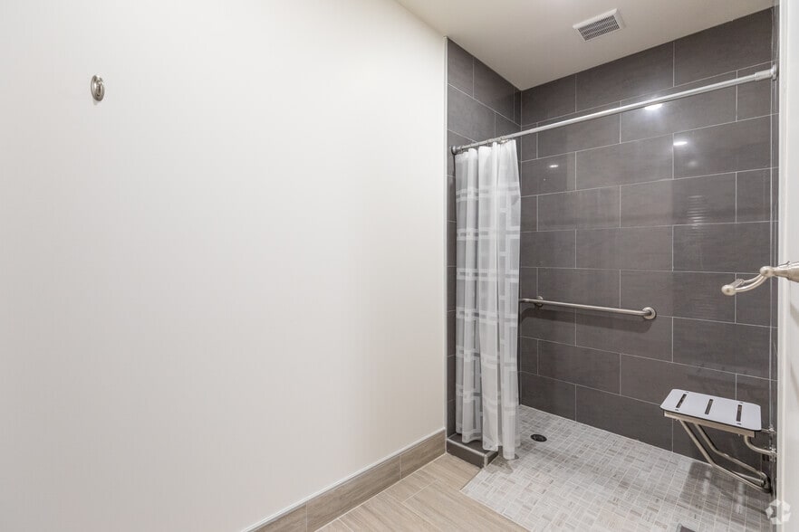 More Photos Of 1001 S Dairy Ashford Rd, Houston Office For Lease