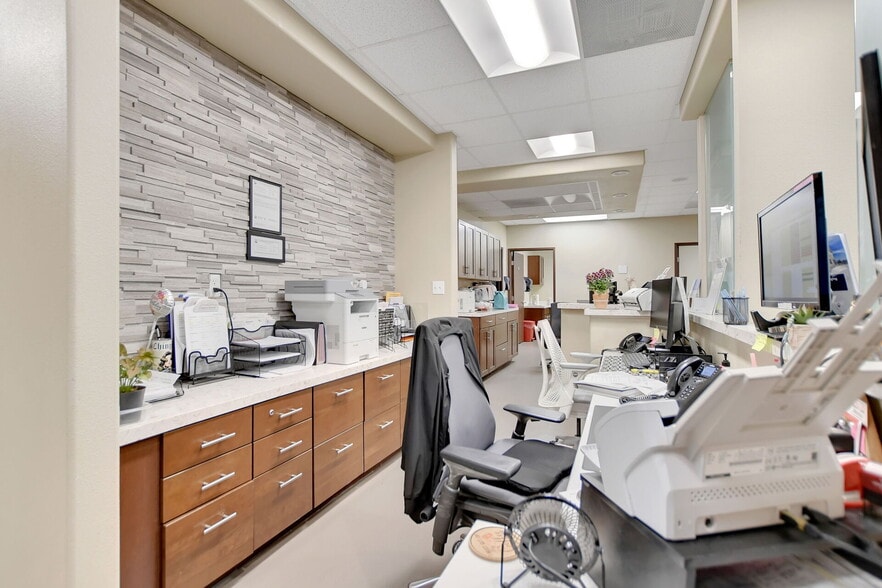 More Photos Of 264 N Highland Springs Ave, Banning Medical For Sale