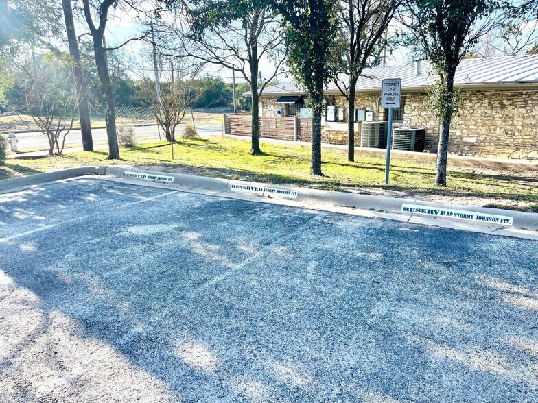 More Photos Of 4600 Spicewood Springs Rd, Austin Office For Sale