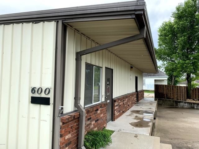 More Photos Of 600 Broadway St, Joplin Warehouse For Sale