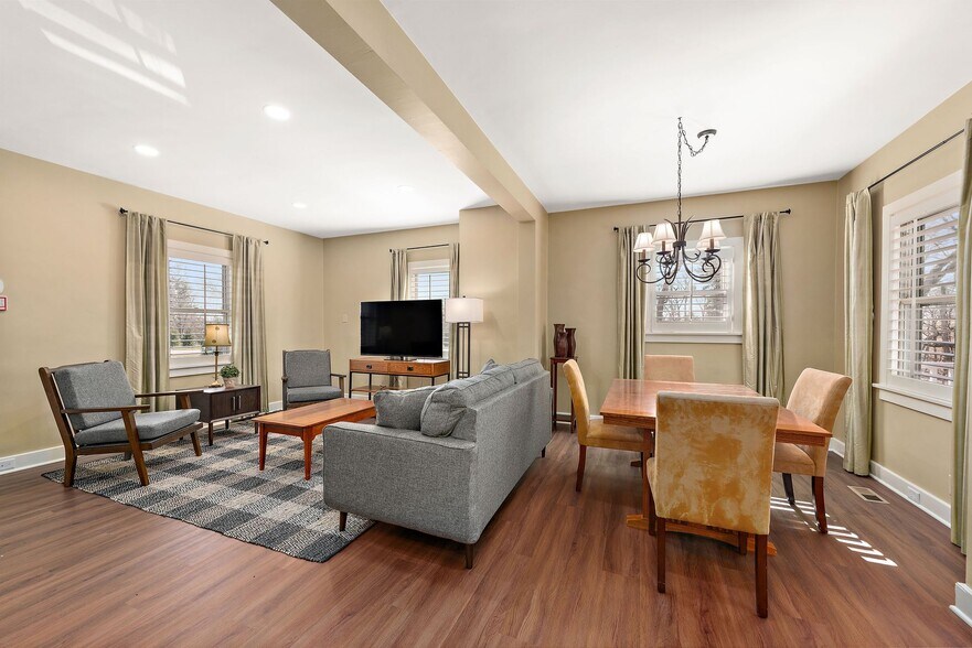 More Photos Of 1442 Coraopolis Heights Rd, Moon Township Hospitality For Sale