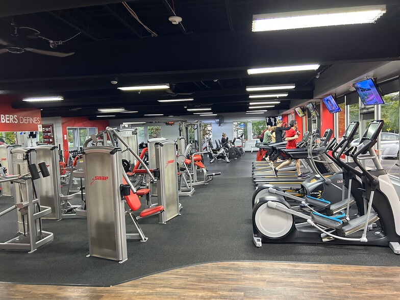 More Photos Of 524 E Washington St, Chagrin Falls Restaurant For Sale