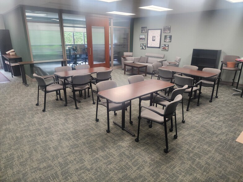 More Photos Of 4020 Copper View, Traverse City Medical For Sale