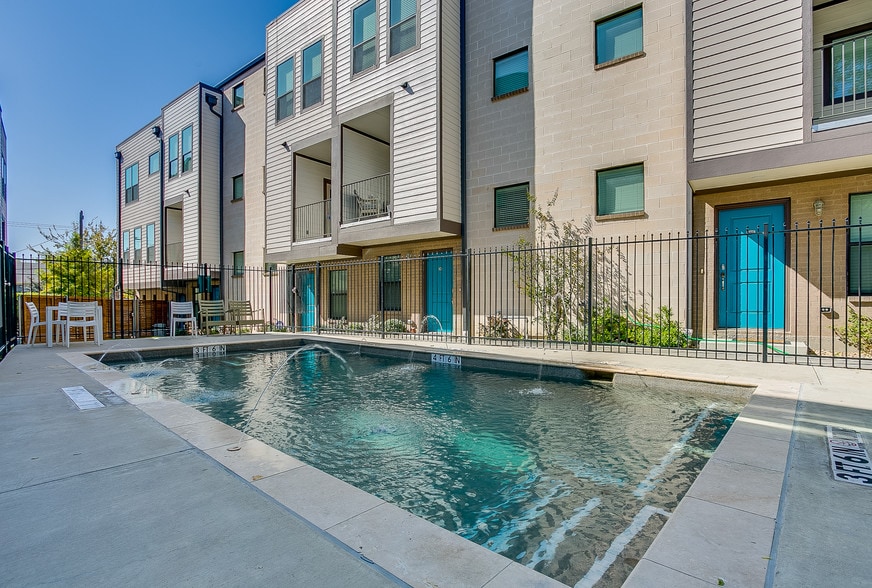 More Photos Of 4950 Cedar Springs Rd, Dallas Apartments For Sale