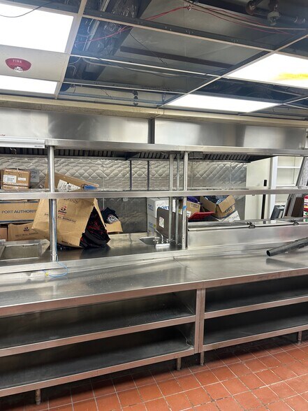 More Photos Of 45300 Mound Rd, Shelby Township Amusement Park For Lease